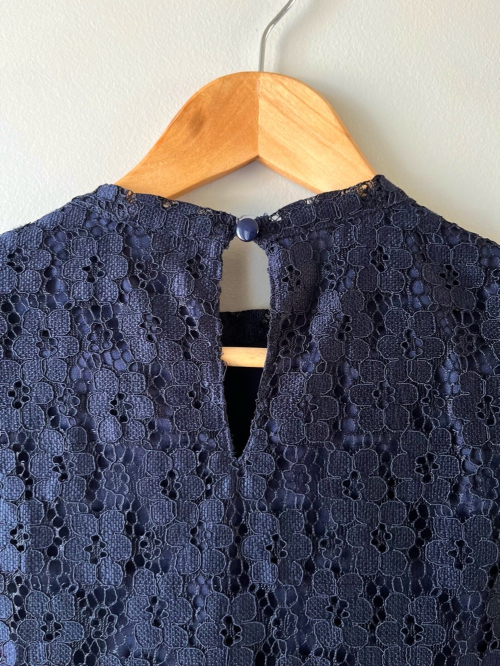 Nanette Lepore Navy Floral Lace Cap-Sleeve Top Size S -Coquette Girl Victorian - Picture 11 of 11